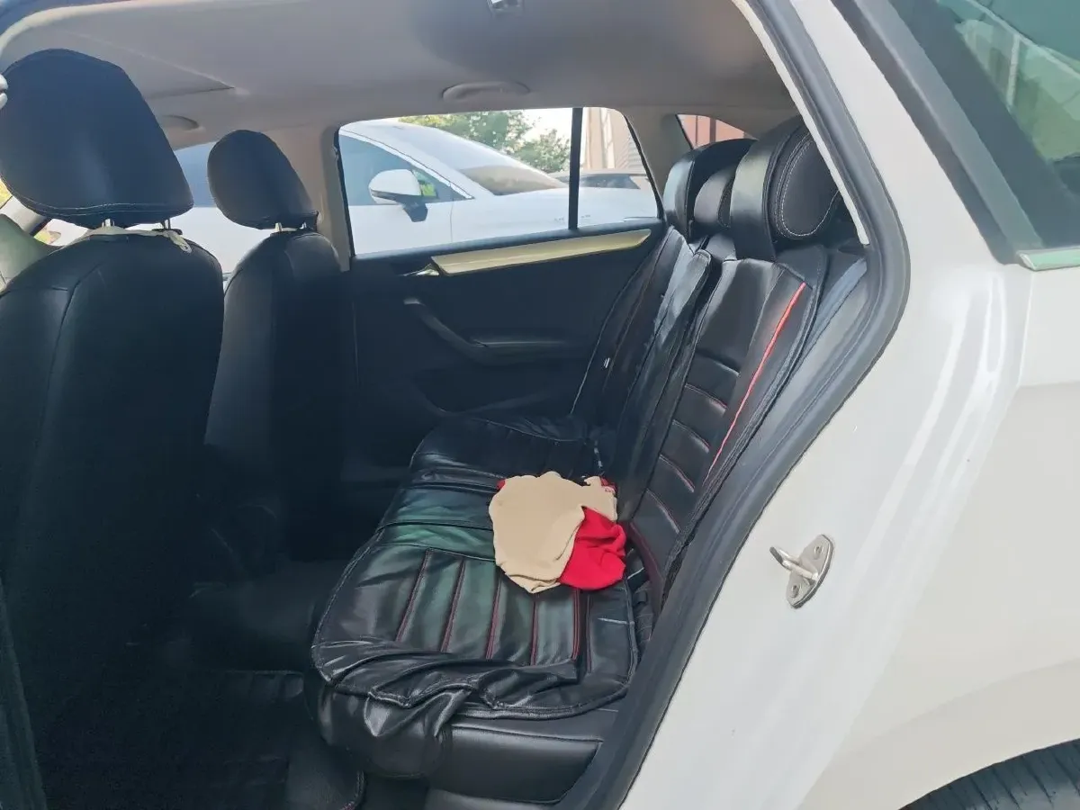 2018 Skoda Rapid Spaceback 1.6L 110HP L4 6AT,autocango,china used car exporter,china ev exporter,chinese used car exporter,chinese used ev exporter