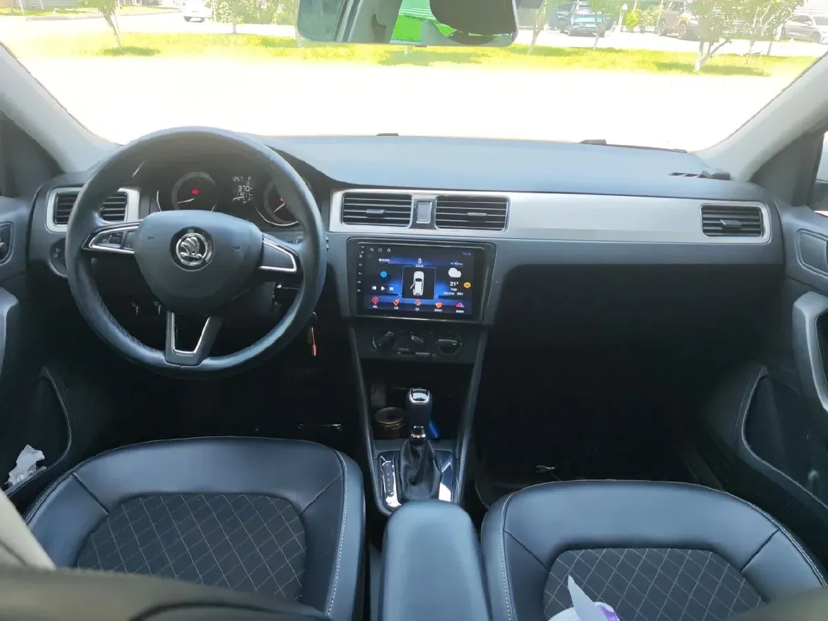 2018 Skoda Rapid Spaceback 1.6L 110HP L4 6AT,autocango,china used car exporter,china ev exporter,chinese used car exporter,chinese used ev exporter