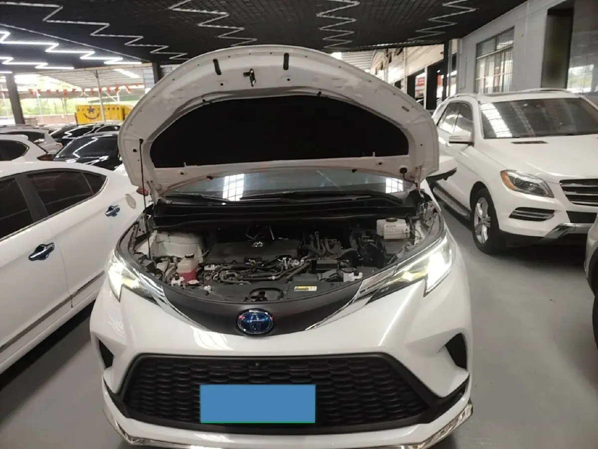 2023 Toyota Granvia 2.5L 189HP L4 E-CVT Hybrid,autocango,china used car exporter,china ev exporter,chinese used car exporter,chinese used ev exporter