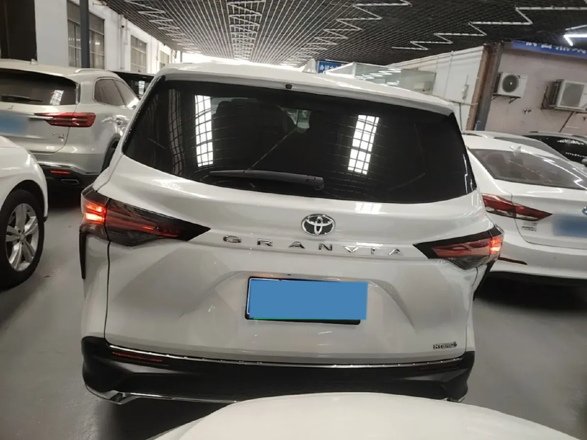 2023 Toyota Granvia 2.5L 189HP L4 E-CVT Hybrid,autocango,china used car exporter,china ev exporter,chinese used car exporter,chinese used ev exporter