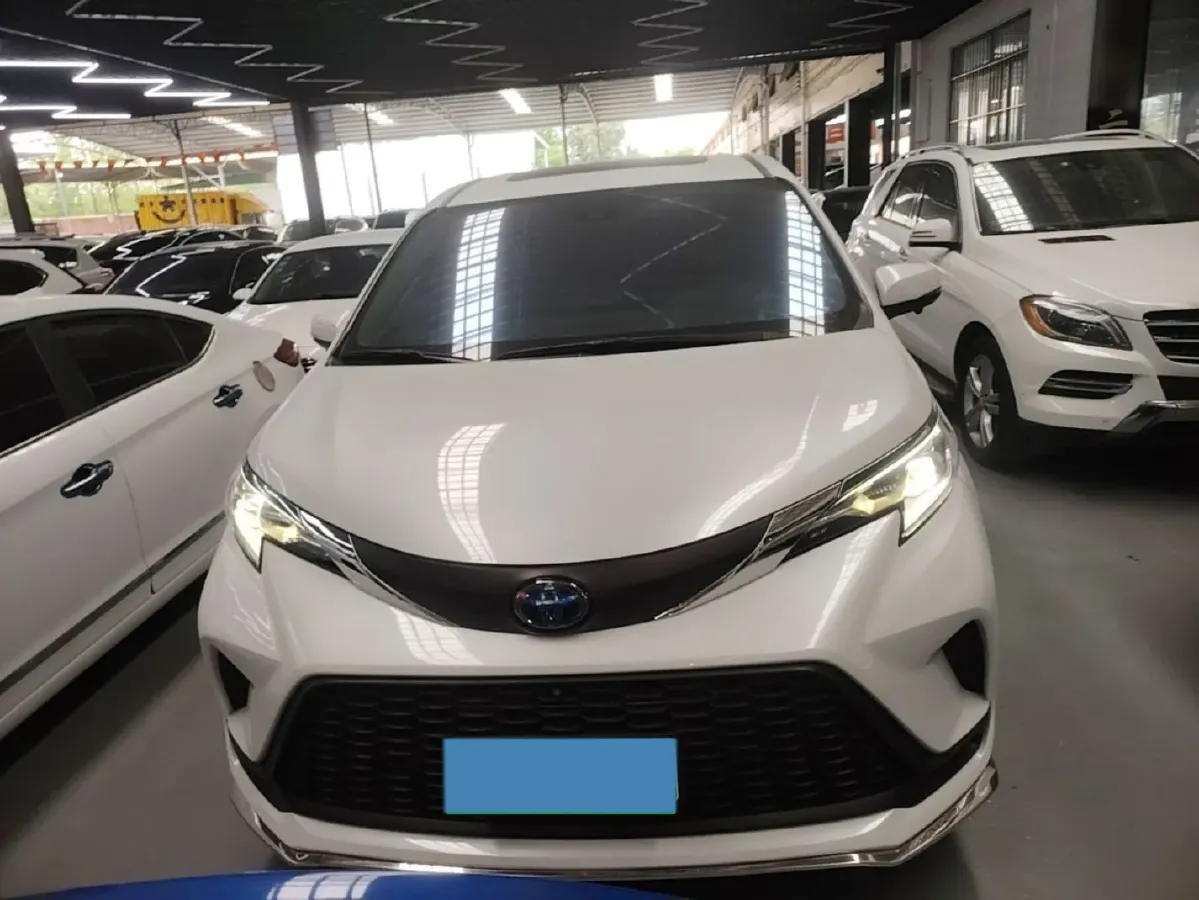 2023 Toyota Granvia 2.5L 189HP L4 E-CVT Hybrid,autocango,china used car exporter,china ev exporter,chinese used car exporter,chinese used ev exporter