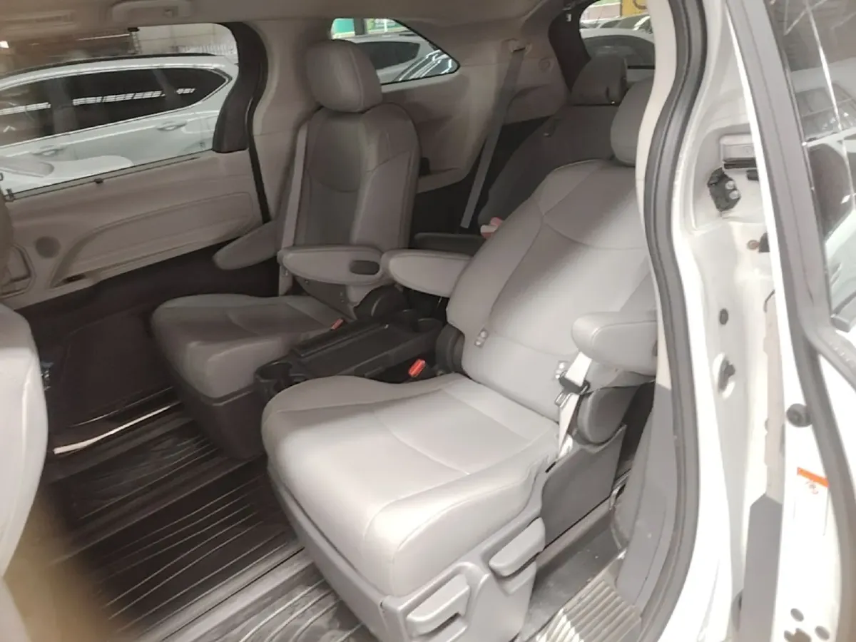 2023 Toyota Granvia 2.5L 189HP L4 E-CVT Hybrid,autocango,china used car exporter,china ev exporter,chinese used car exporter,chinese used ev exporter