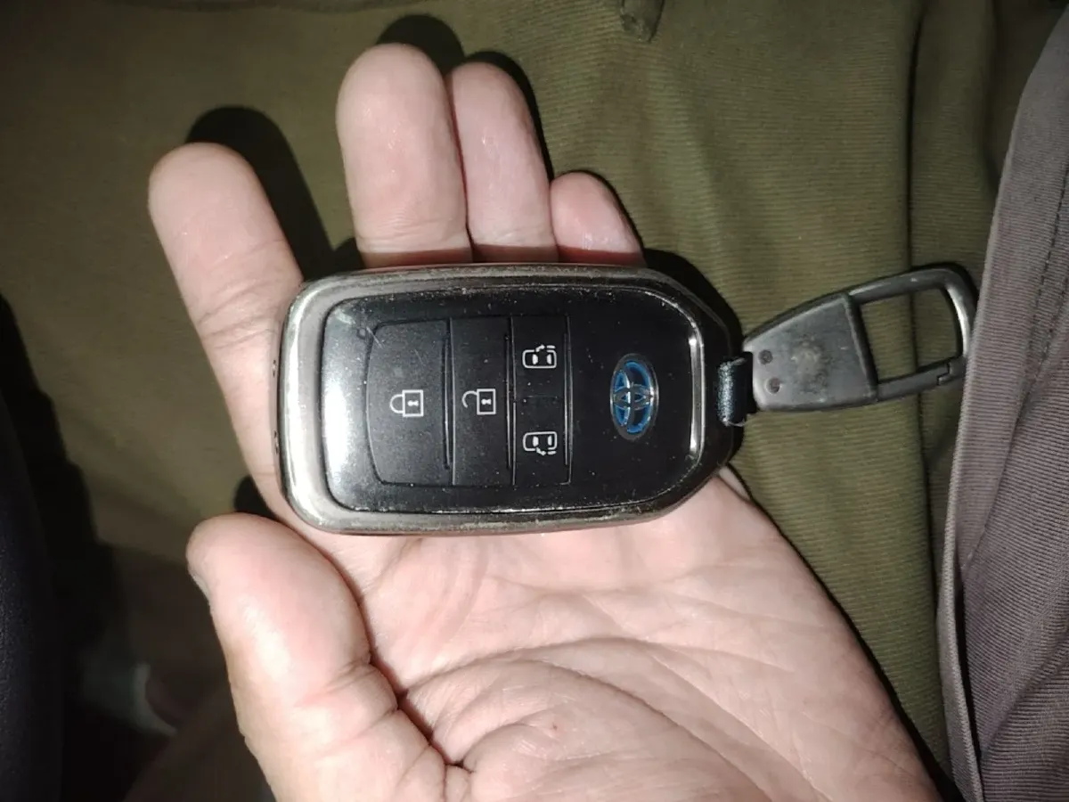 2023 Toyota Granvia 2.5L 189HP L4 E-CVT Hybrid,autocango,china used car exporter,china ev exporter,chinese used car exporter,chinese used ev exporter