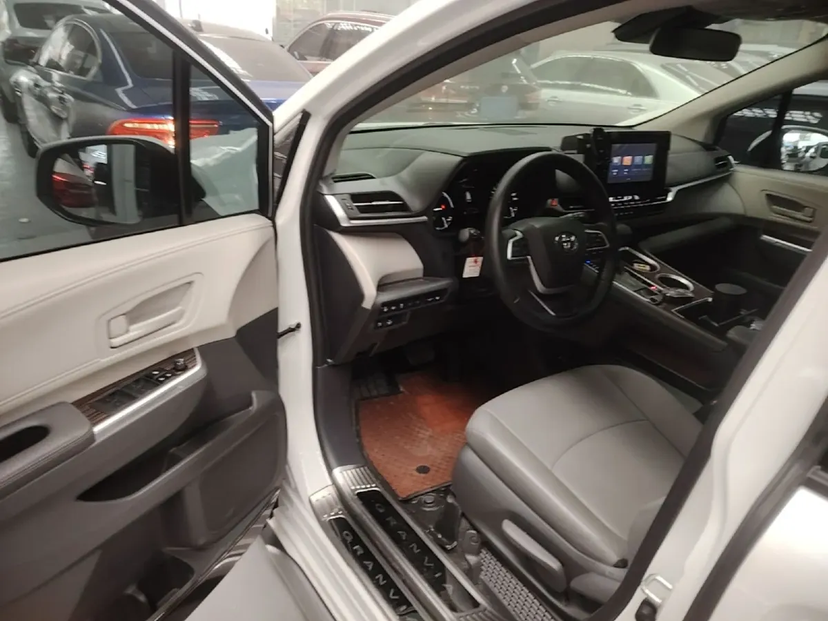 2023 Toyota Granvia 2.5L 189HP L4 E-CVT Hybrid,autocango,china used car exporter,china ev exporter,chinese used car exporter,chinese used ev exporter