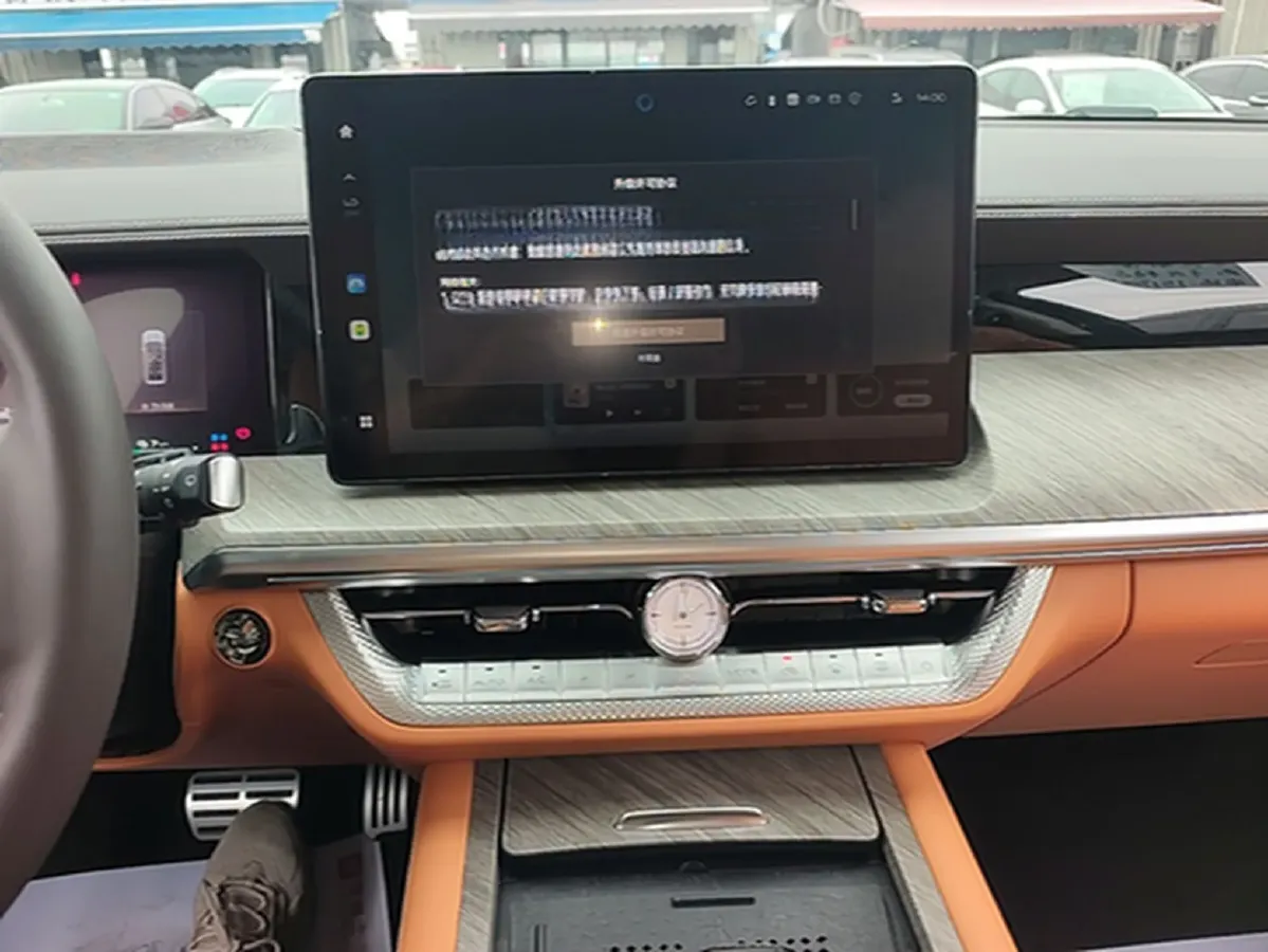 2023 Tank 500 2.0T 252HP L4 9AT PHEV 37.1KWH,autocango,china used car exporter,china ev exporter,chinese used car exporter,chinese used ev exporter