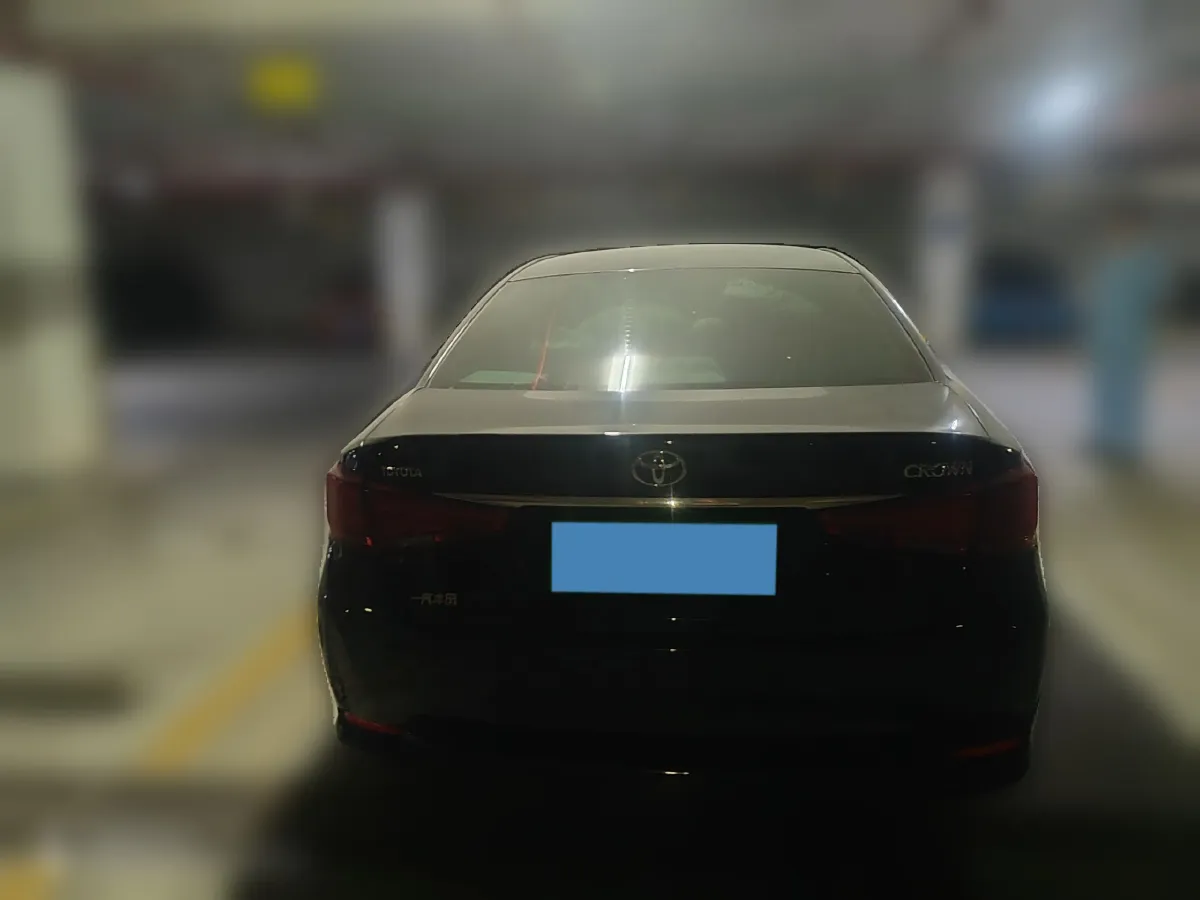 2015 Toyota Crown 2.5L 193HP V6 6AT,autocango,china used car exporter,china ev exporter,chinese used car exporter,chinese used ev exporter