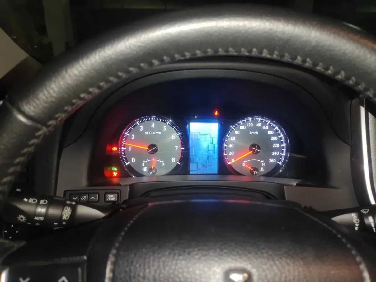 2015 Toyota Crown 2.5L 193HP V6 6AT,autocango,china used car exporter,china ev exporter,chinese used car exporter,chinese used ev exporter