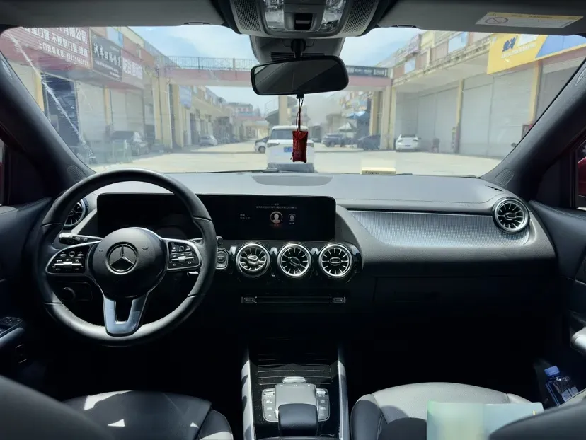2022 Mercedes-Benz GLA Class 2.0T 190HP L4 8DCT,autocango,china used car exporter,china ev exporter,chinese used car exporter,chinese used ev exporter