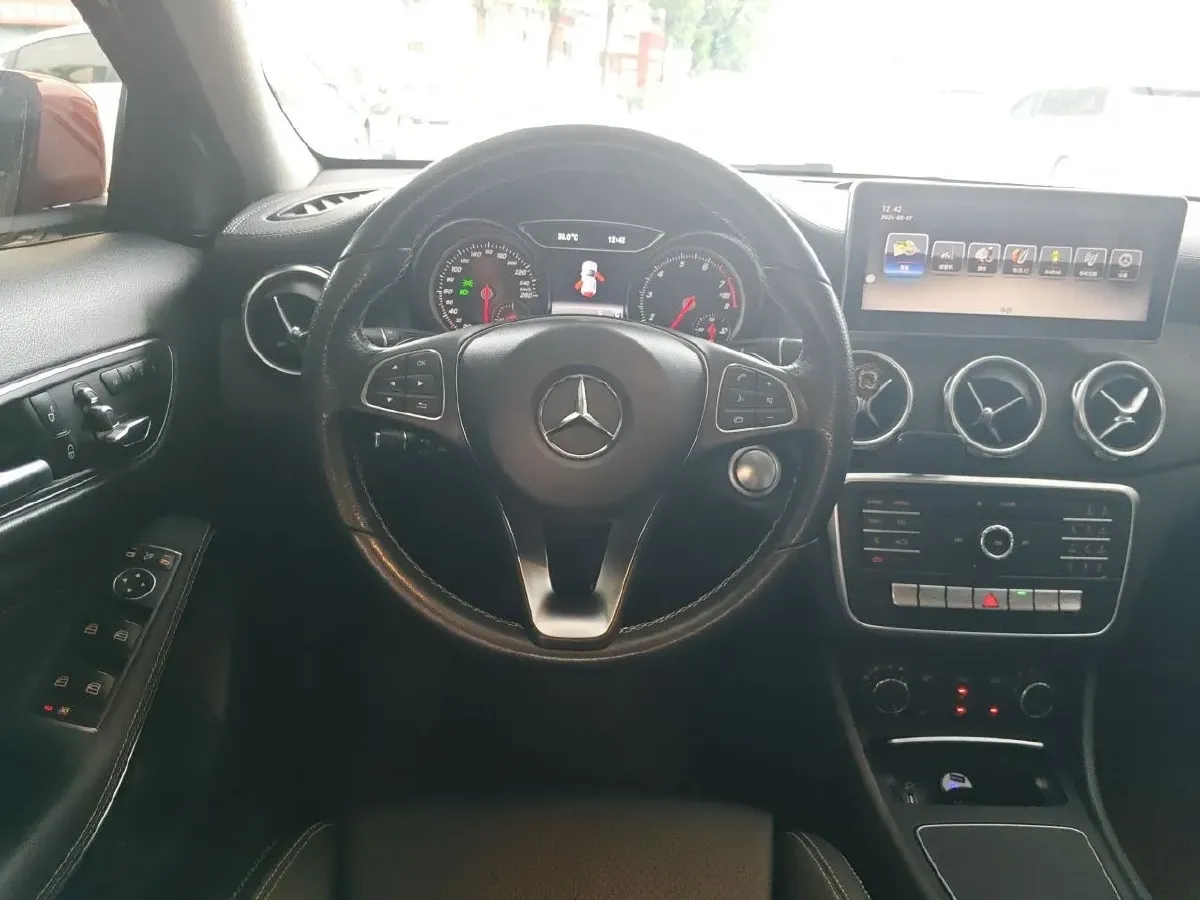 2017 Mercedes-Benz GLA Class 1.6T 156HP L4 7DCT,autocango,china used car exporter,china ev exporter,chinese used car exporter,chinese used ev exporter