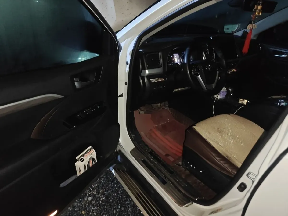 2021 Toyota Highlander 2.0T 220HP L4 6AT,autocango,china used car exporter,china ev exporter,chinese used car exporter,chinese used ev exporter