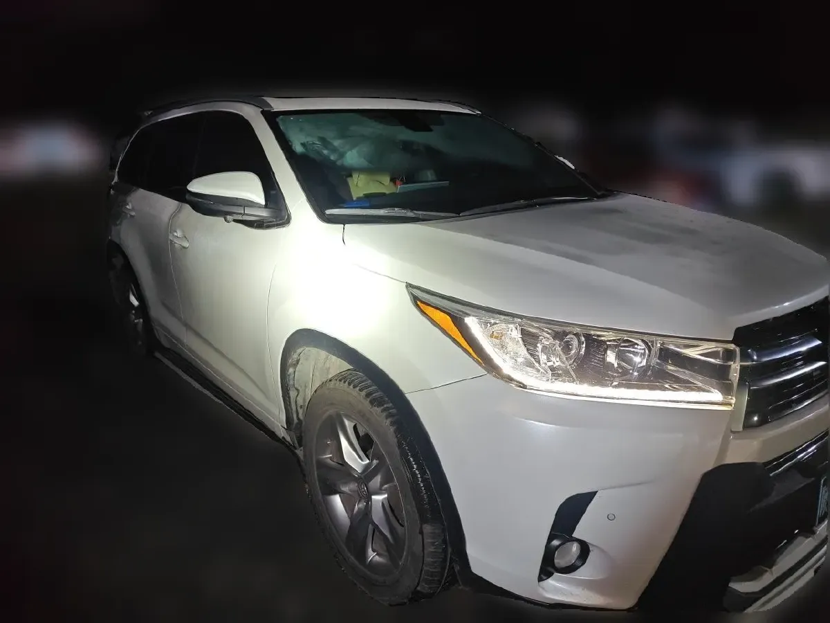 2021 Toyota Highlander 2.0T 220HP L4 6AT,autocango,china used car exporter,china ev exporter,chinese used car exporter,chinese used ev exporter
