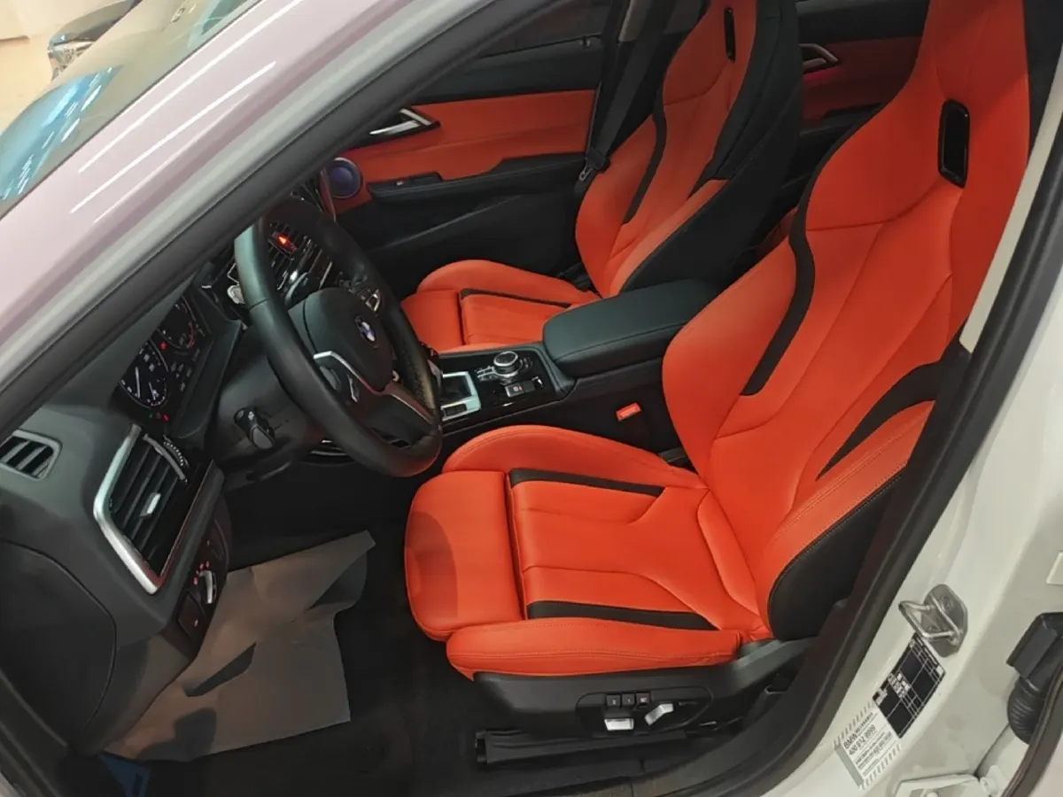 2022 BMW 1 Series 2.0T 192HP L4 7DCT,autocango,china used car exporter,china ev exporter,chinese used car exporter,chinese used ev exporter