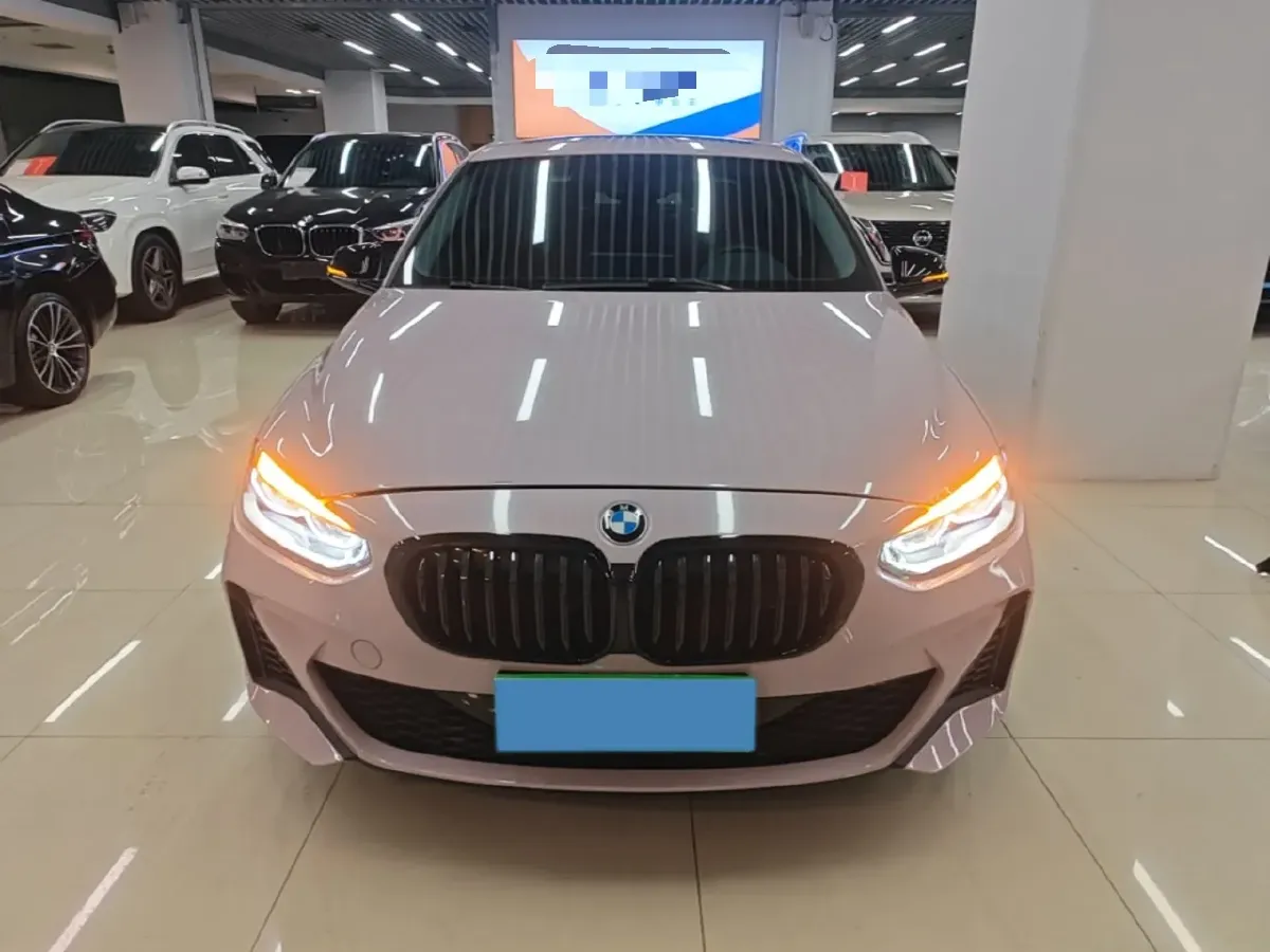 2022 BMW 1 Series 2.0T 192HP L4 7DCT,autocango,china used car exporter,china ev exporter,chinese used car exporter,chinese used ev exporter