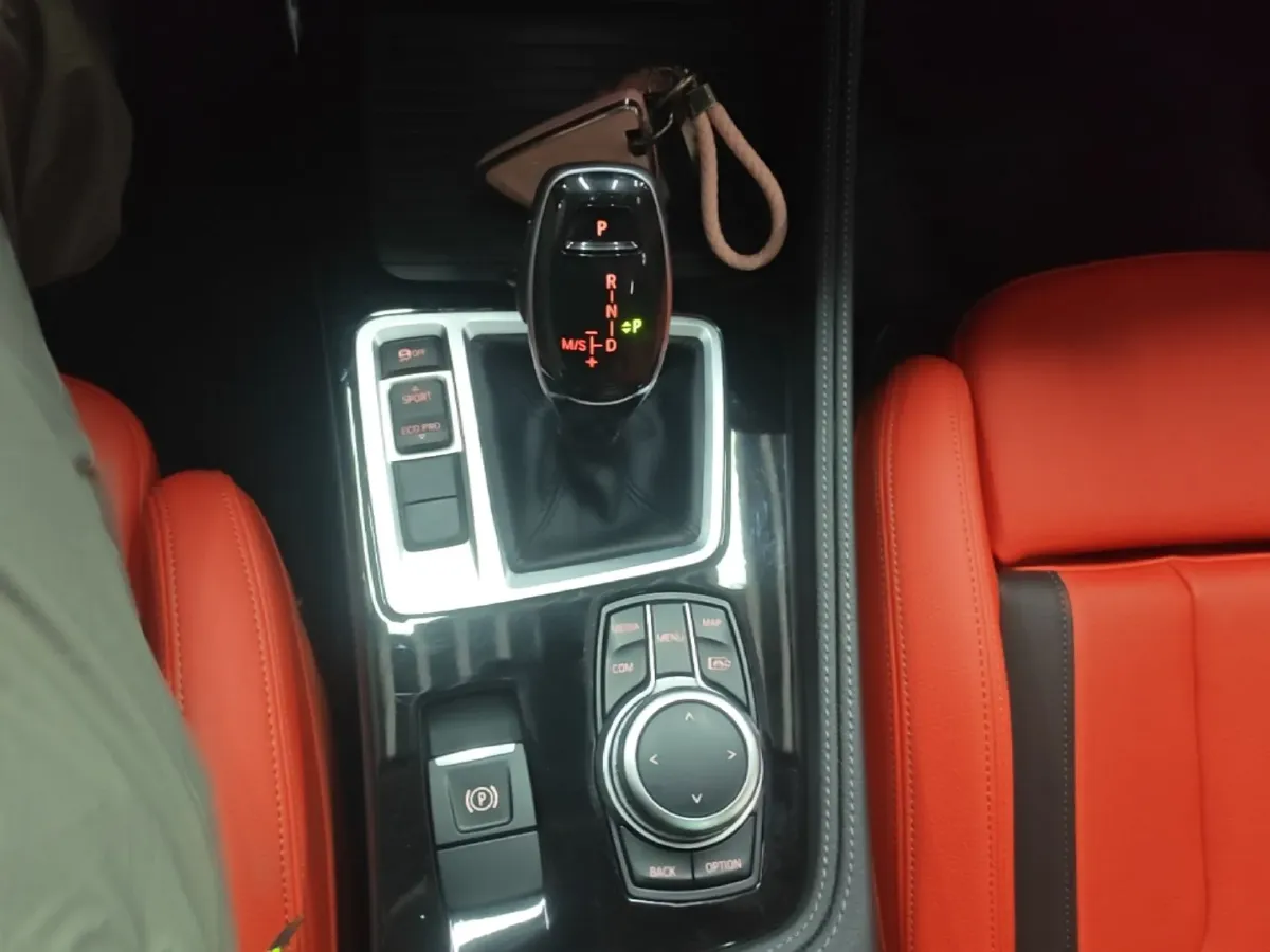 2022 BMW 1 Series 2.0T 192HP L4 7DCT,autocango,china used car exporter,china ev exporter,chinese used car exporter,chinese used ev exporter