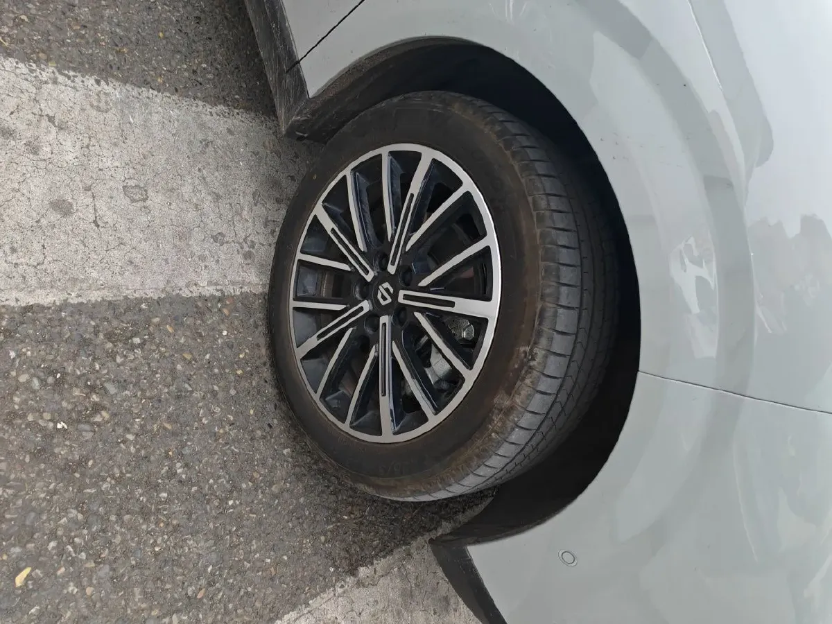 2025 Leapmotor B10 BEV 56.2KWH,autocango,china used car exporter,china ev exporter,chinese used car exporter,chinese used ev exporter