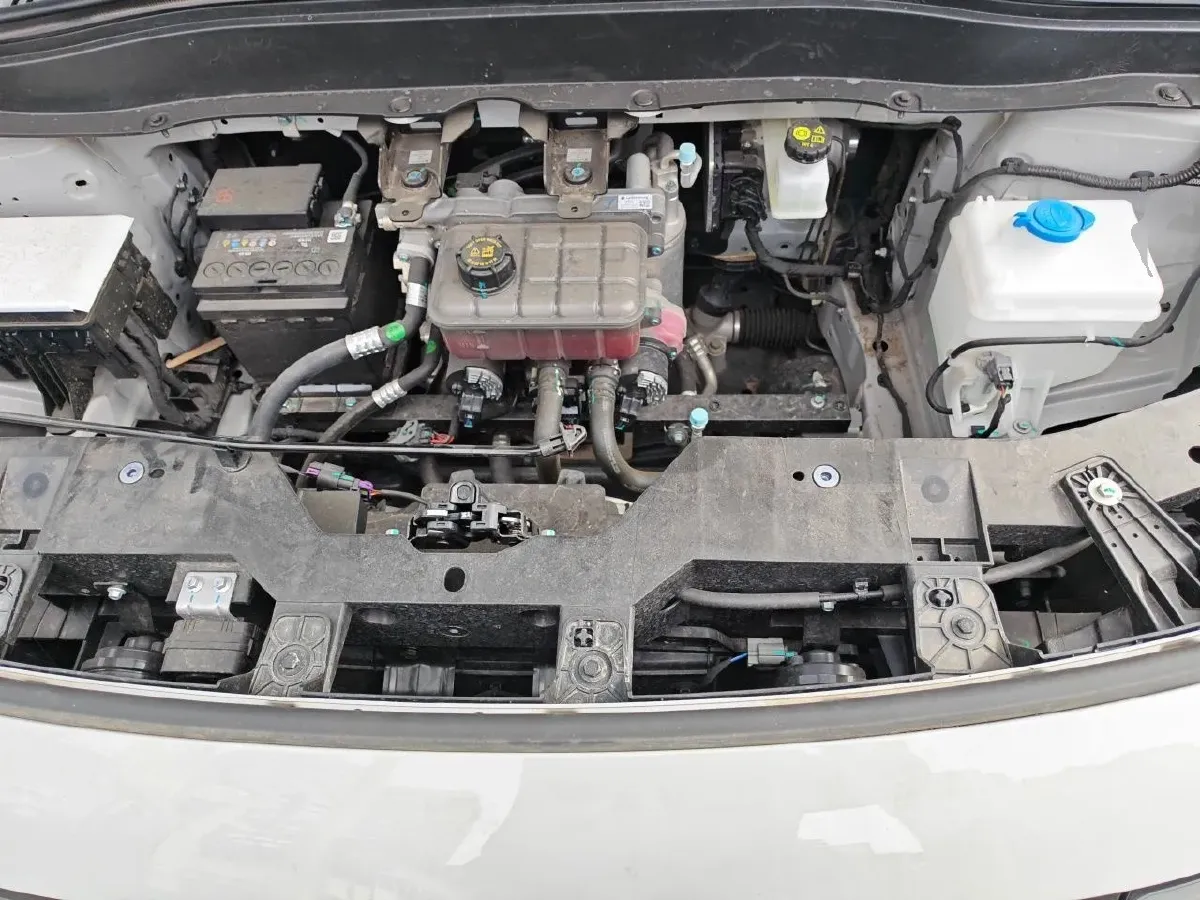 2025 Leapmotor B10 BEV 56.2KWH,autocango,china used car exporter,china ev exporter,chinese used car exporter,chinese used ev exporter
