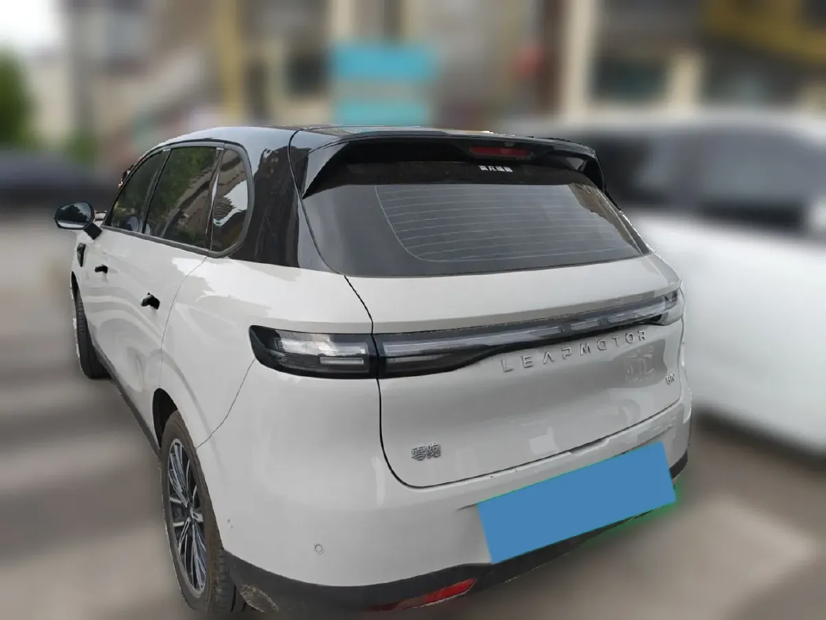 2025 Leapmotor B10 BEV 56.2KWH,autocango,china used car exporter,china ev exporter,chinese used car exporter,chinese used ev exporter