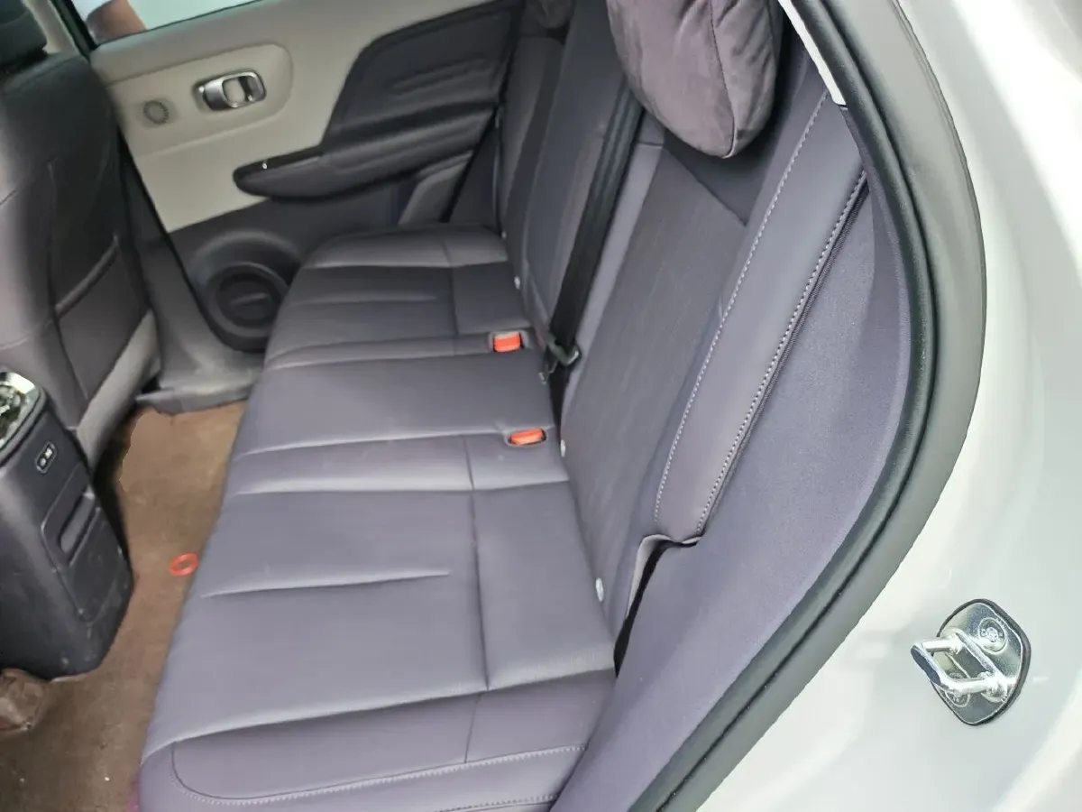 2025 Leapmotor B10 BEV 56.2KWH,autocango,china used car exporter,china ev exporter,chinese used car exporter,chinese used ev exporter