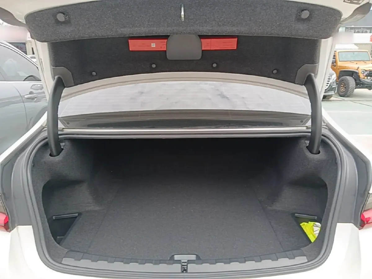 2024 BMW i3 BEV 70KWH,autocango,china used car exporter,china ev exporter,chinese used car exporter,chinese used ev exporter