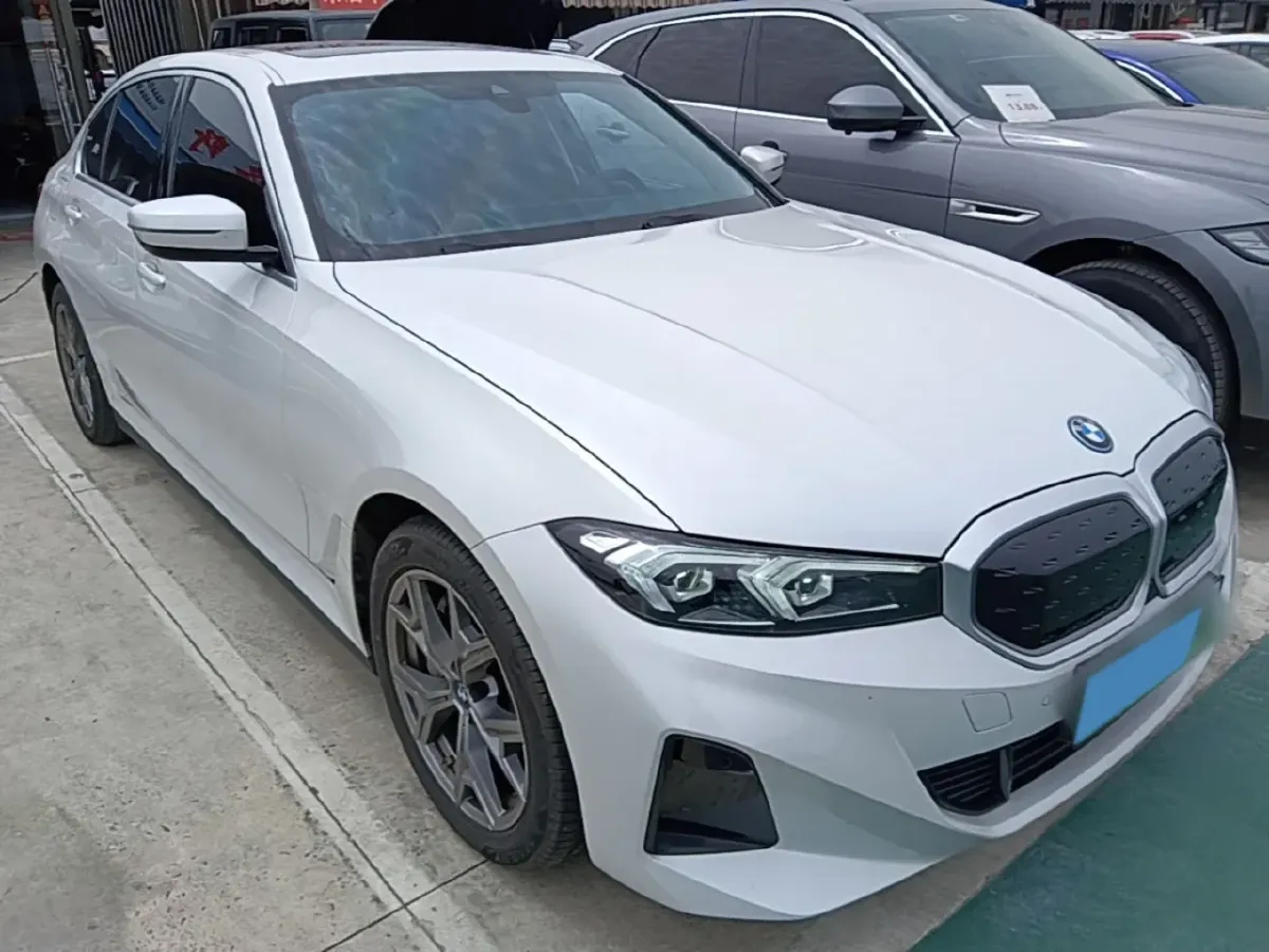 2024 BMW i3 BEV 70KWH,autocango,china used car exporter,china ev exporter,chinese used car exporter,chinese used ev exporter