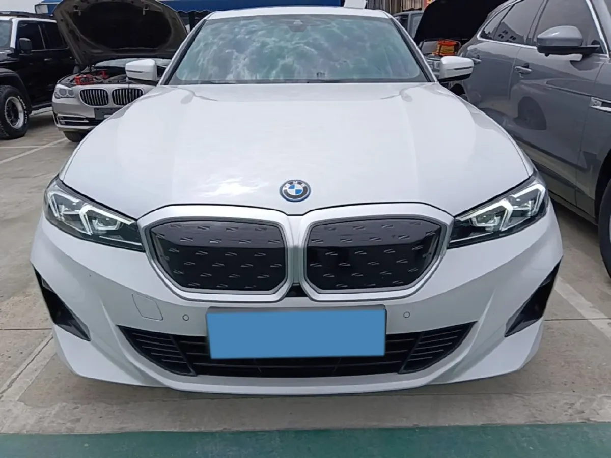 2024 BMW i3 BEV 70KWH,autocango,china used car exporter,china ev exporter,chinese used car exporter,chinese used ev exporter