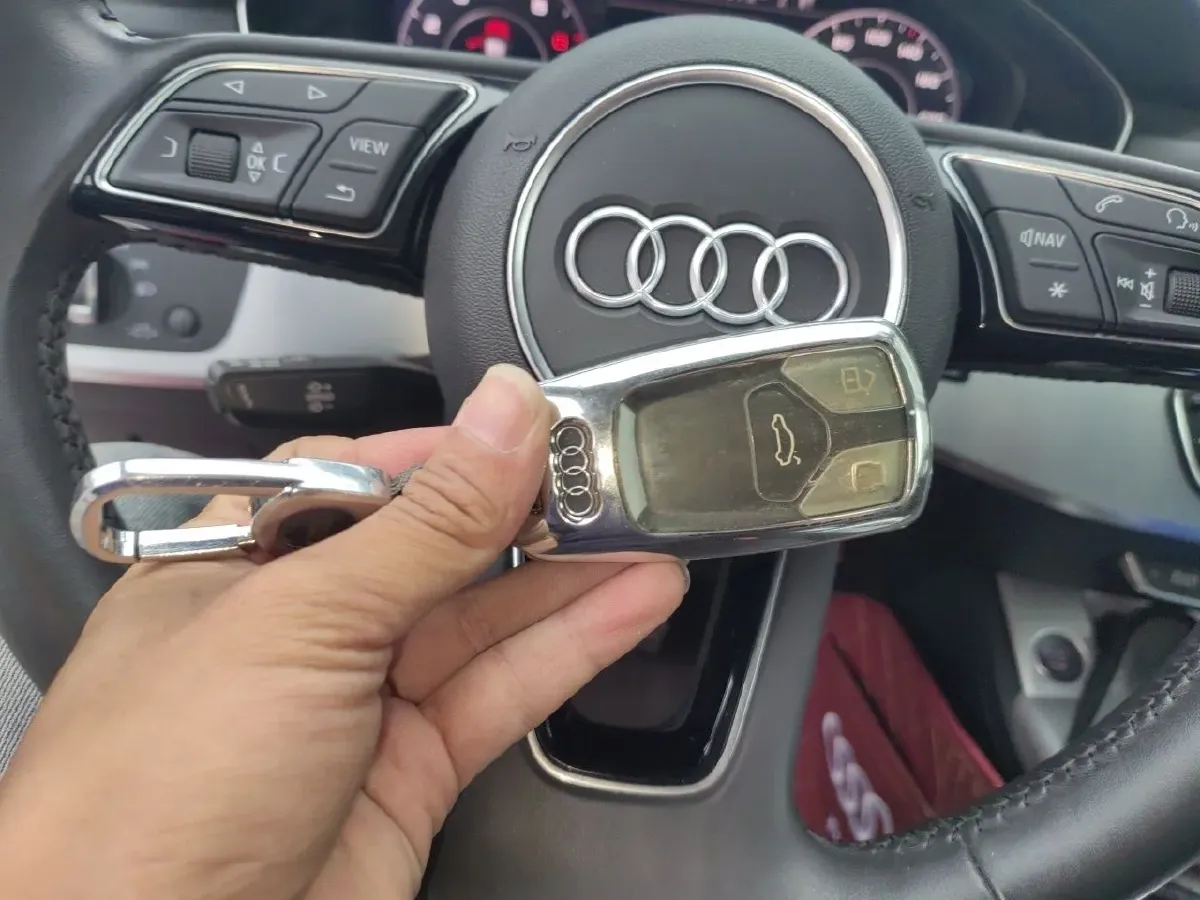 2018 Audi A4L 2.0T 190HP L4 7DCT,autocango,china used car exporter,china ev exporter,chinese used car exporter,chinese used ev exporter