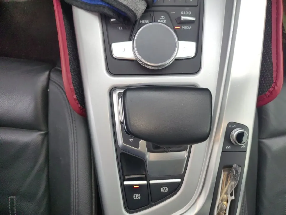 2018 Audi A4L 2.0T 190HP L4 7DCT,autocango,china used car exporter,china ev exporter,chinese used car exporter,chinese used ev exporter