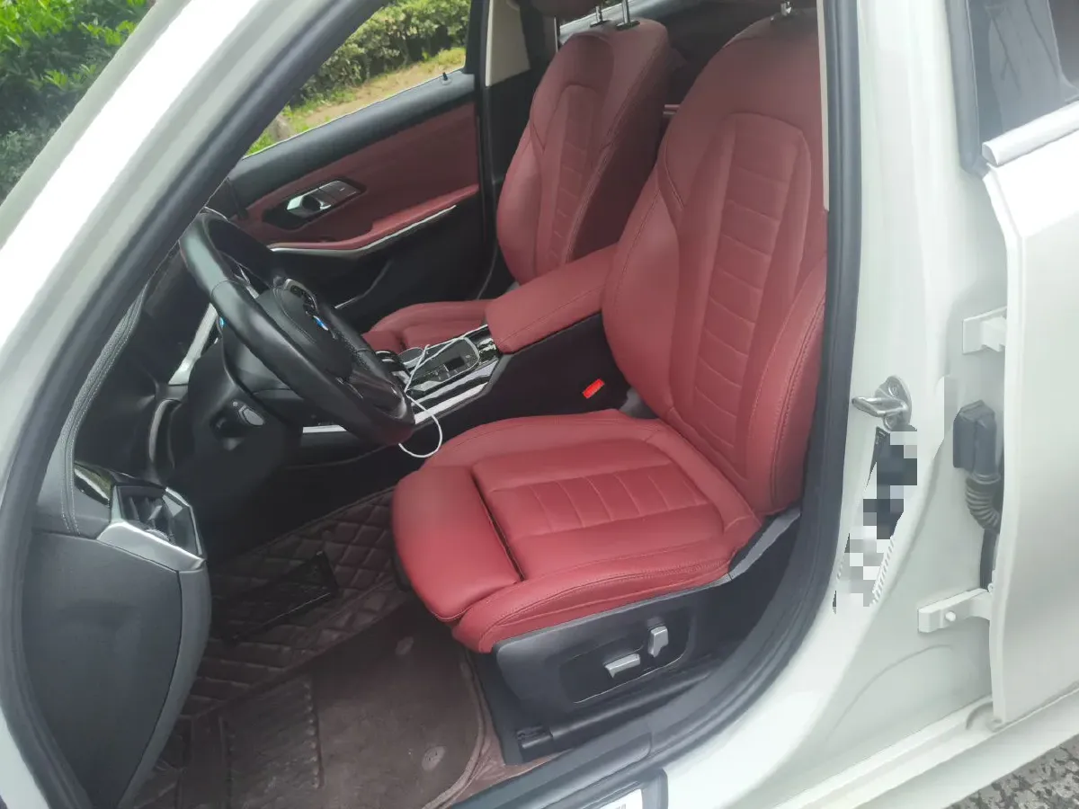 2021 BMW 3 Series 2.0T 156HP L4 8AT,autocango,china used car exporter,china ev exporter,chinese used car exporter,chinese used ev exporter