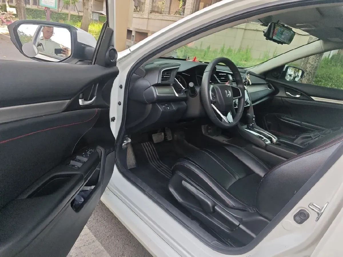 2016 Honda Civic 1.5T 177HP L4 CVT,autocango,china used car exporter,china ev exporter,chinese used car exporter,chinese used ev exporter