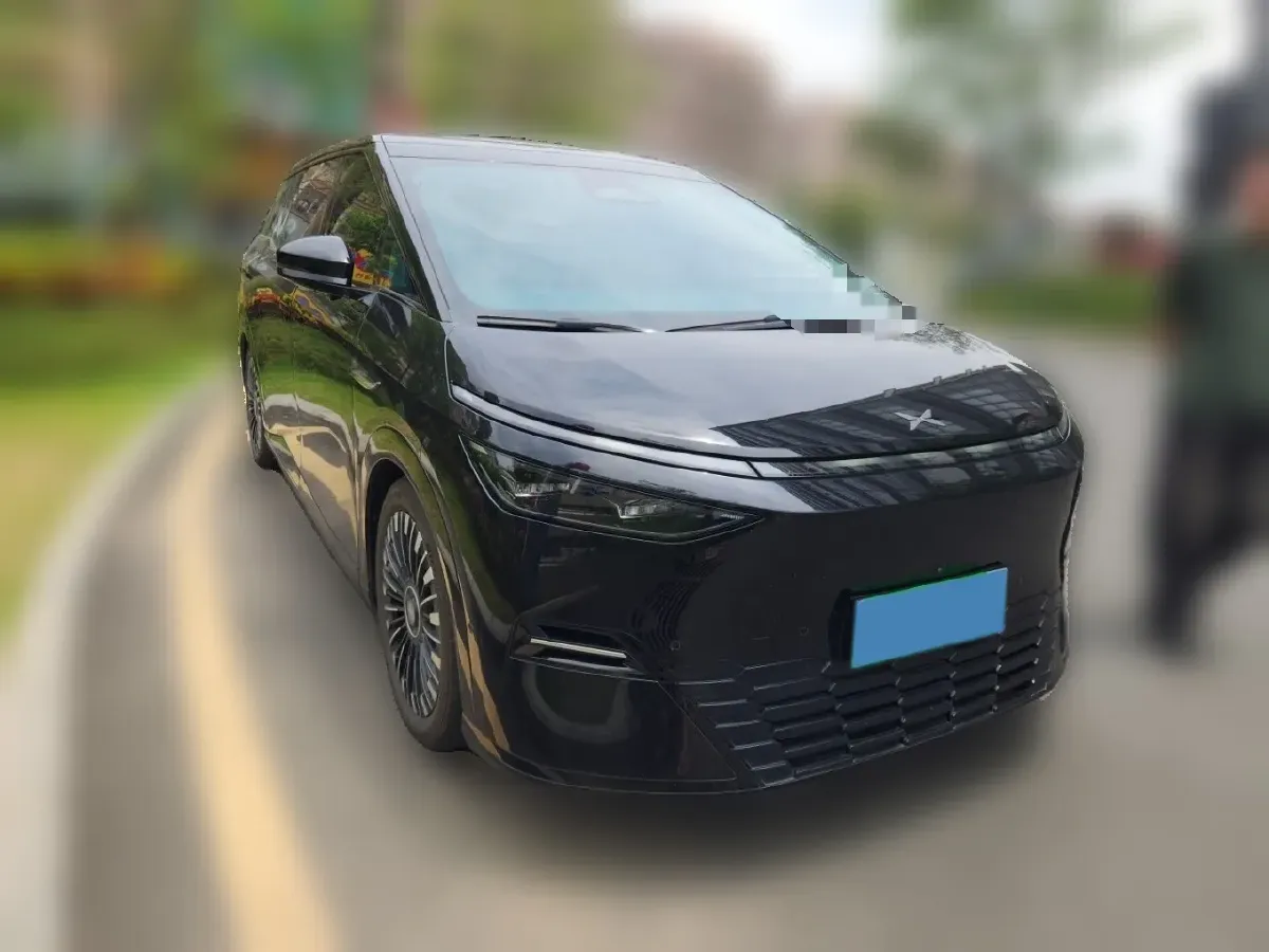 2025 Xpeng X9 BEV,autocango,china used car exporter,china ev exporter,chinese used car exporter,chinese used ev exporter