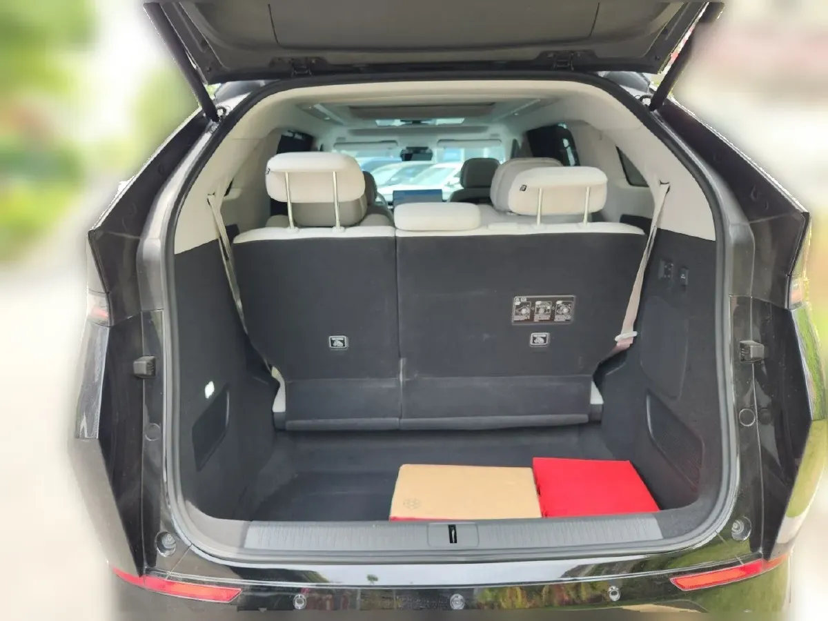2025 Xpeng X9 BEV,autocango,china used car exporter,china ev exporter,chinese used car exporter,chinese used ev exporter