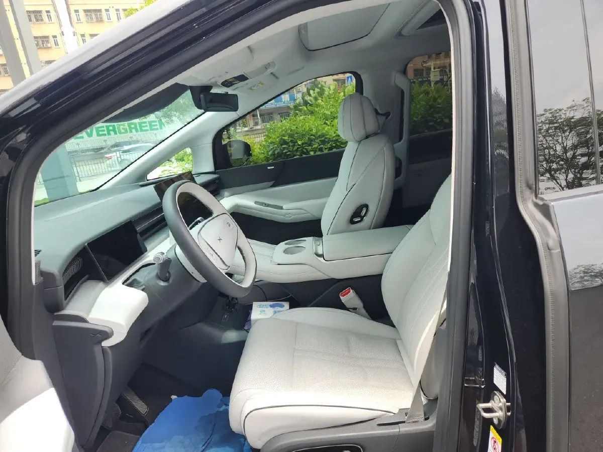 2025 Xpeng X9 BEV,autocango,china used car exporter,china ev exporter,chinese used car exporter,chinese used ev exporter