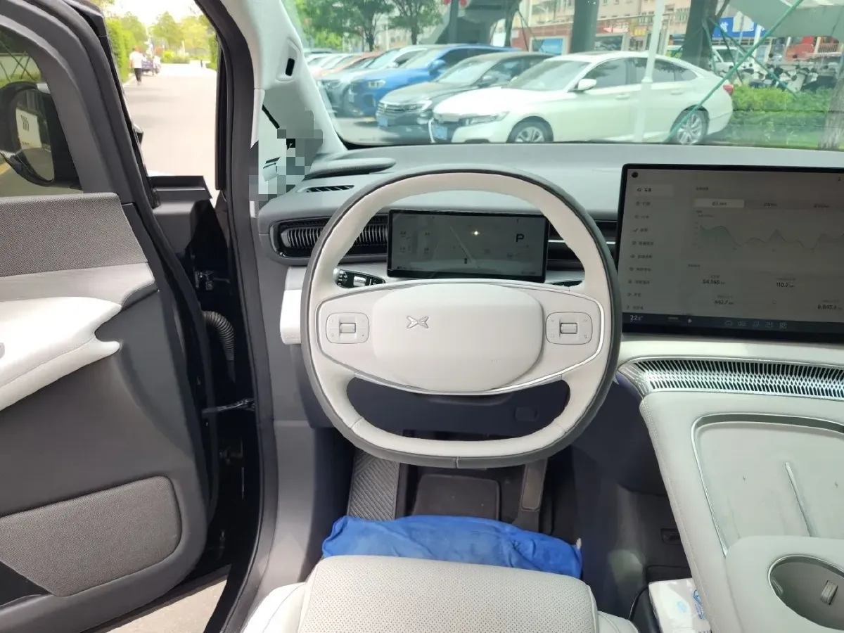 2025 Xpeng X9 BEV,autocango,china used car exporter,china ev exporter,chinese used car exporter,chinese used ev exporter
