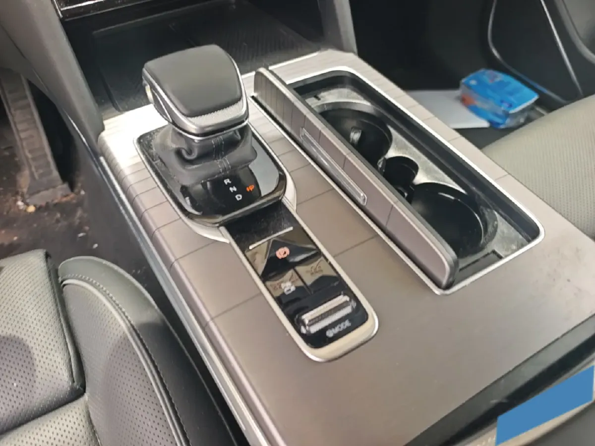 2024 HongQi HS7 2.0T 163HP L4 1DHT PHEV 20.1KWH,autocango,china used car exporter,china ev exporter,chinese used car exporter,chinese used ev exporter
