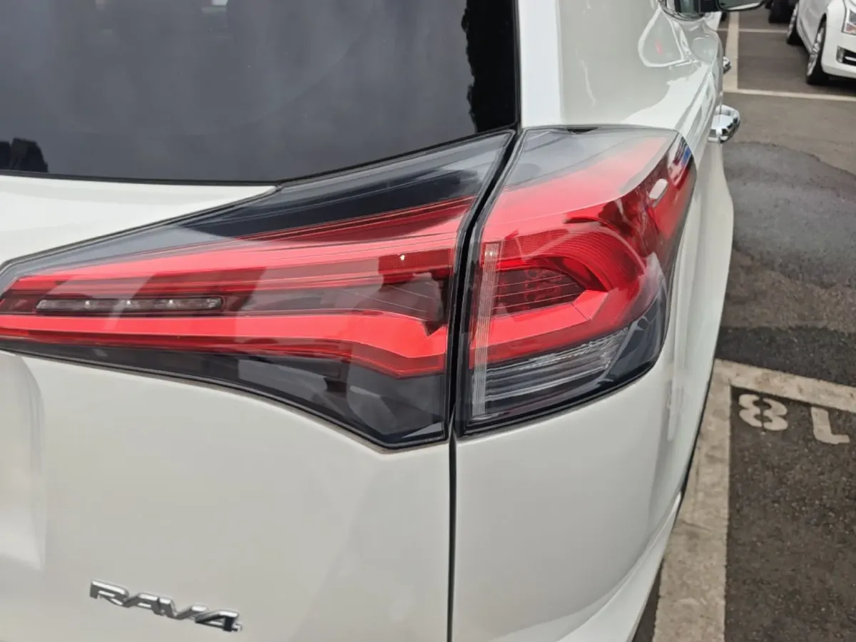 2016 Toyota RAV4 2.0L 151HP L4 CVT,autocango,china used car exporter,china ev exporter,chinese used car exporter,chinese used ev exporter