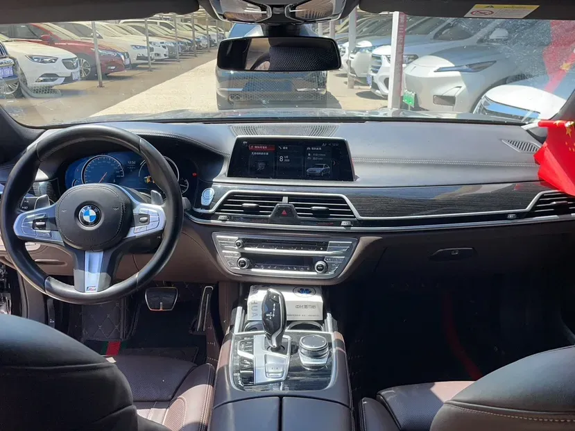 2018 BMW 7 Series 3.0T 326HP L6 8AT,autocango,china used car exporter,china ev exporter,chinese used car exporter,chinese used ev exporter