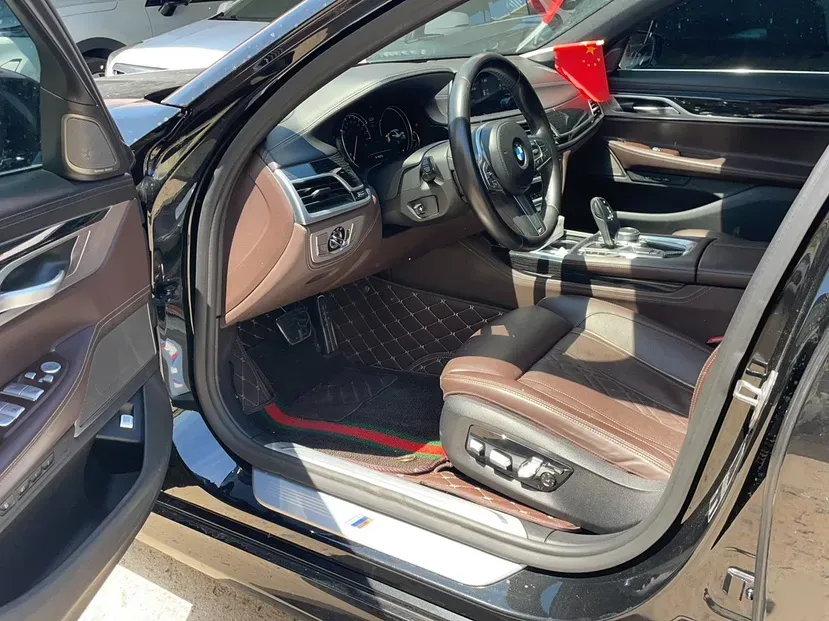 2018 BMW 7 Series 3.0T 326HP L6 8AT,autocango,china used car exporter,china ev exporter,chinese used car exporter,chinese used ev exporter