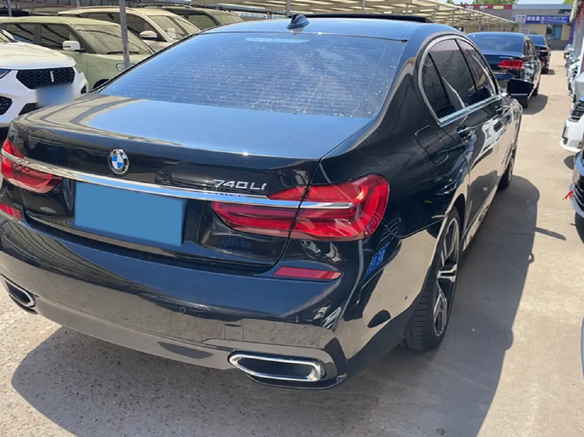 2018 BMW 7 Series 3.0T 326HP L6 8AT,autocango,china used car exporter,china ev exporter,chinese used car exporter,chinese used ev exporter
