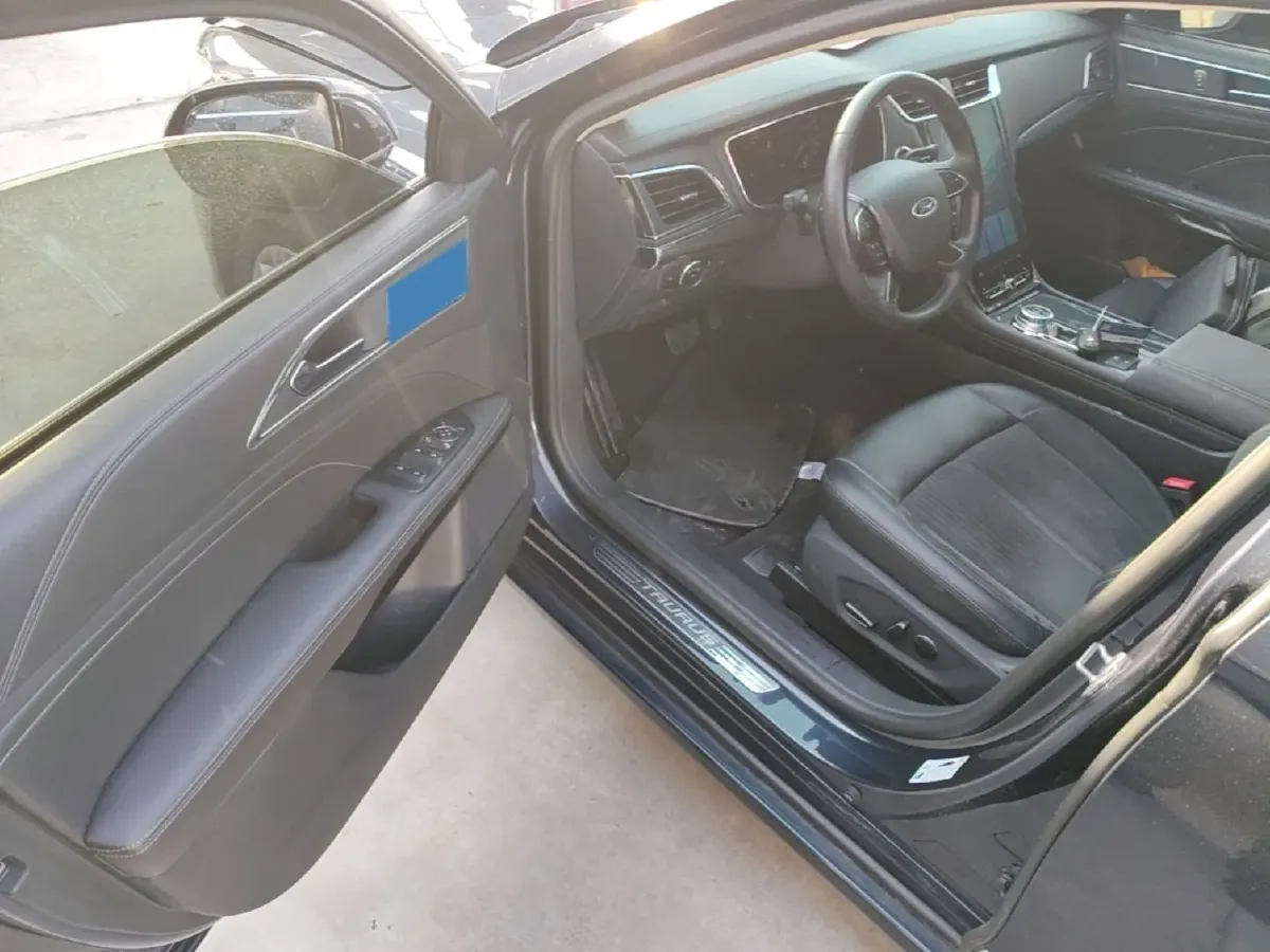 2019 Ford Taurus 2.0T 245HP L4 8AT,autocango,china used car exporter,china ev exporter,chinese used car exporter,chinese used ev exporter
