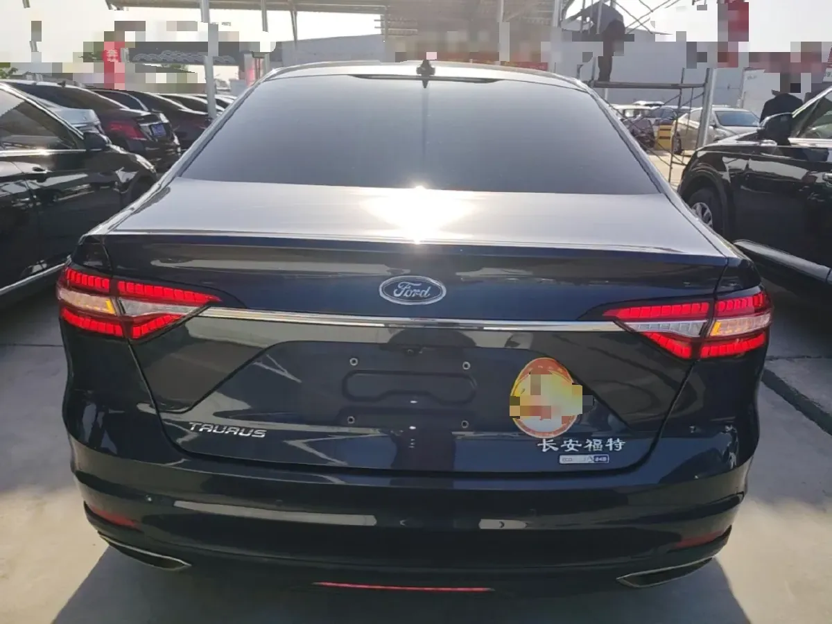2019 Ford Taurus 2.0T 245HP L4 8AT,autocango,china used car exporter,china ev exporter,chinese used car exporter,chinese used ev exporter