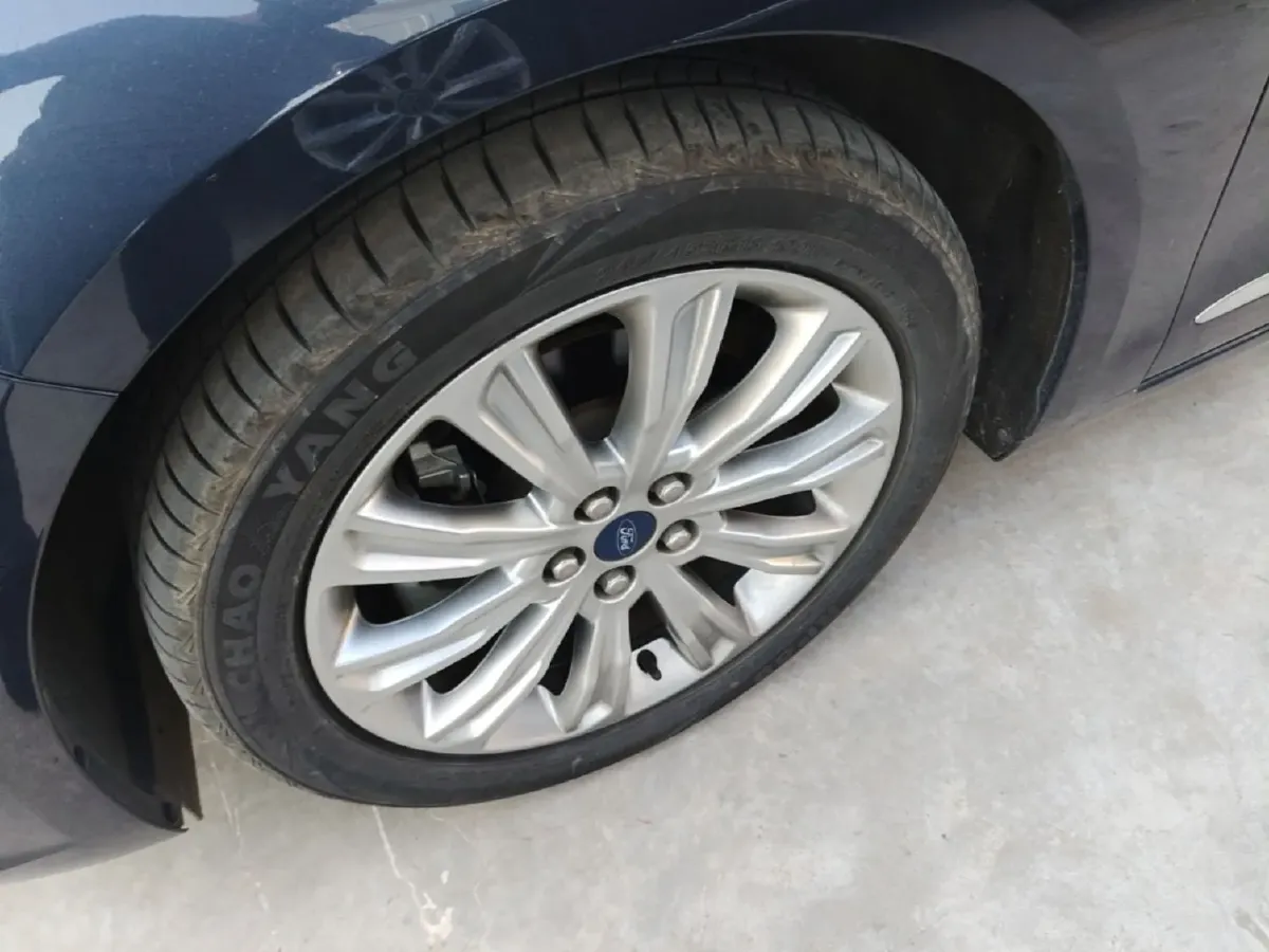 2019 Ford Taurus 2.0T 245HP L4 8AT,autocango,china used car exporter,china ev exporter,chinese used car exporter,chinese used ev exporter