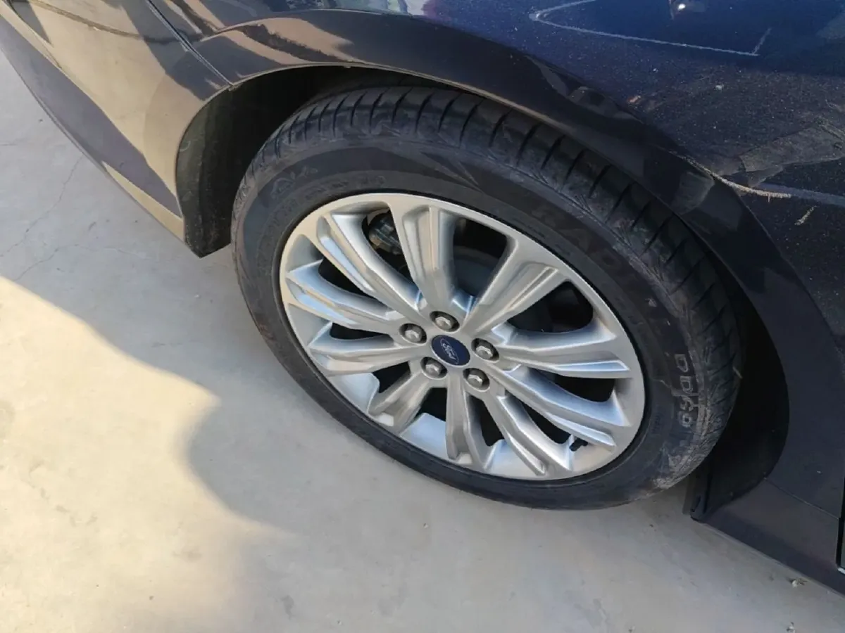 2019 Ford Taurus 2.0T 245HP L4 8AT,autocango,china used car exporter,china ev exporter,chinese used car exporter,chinese used ev exporter