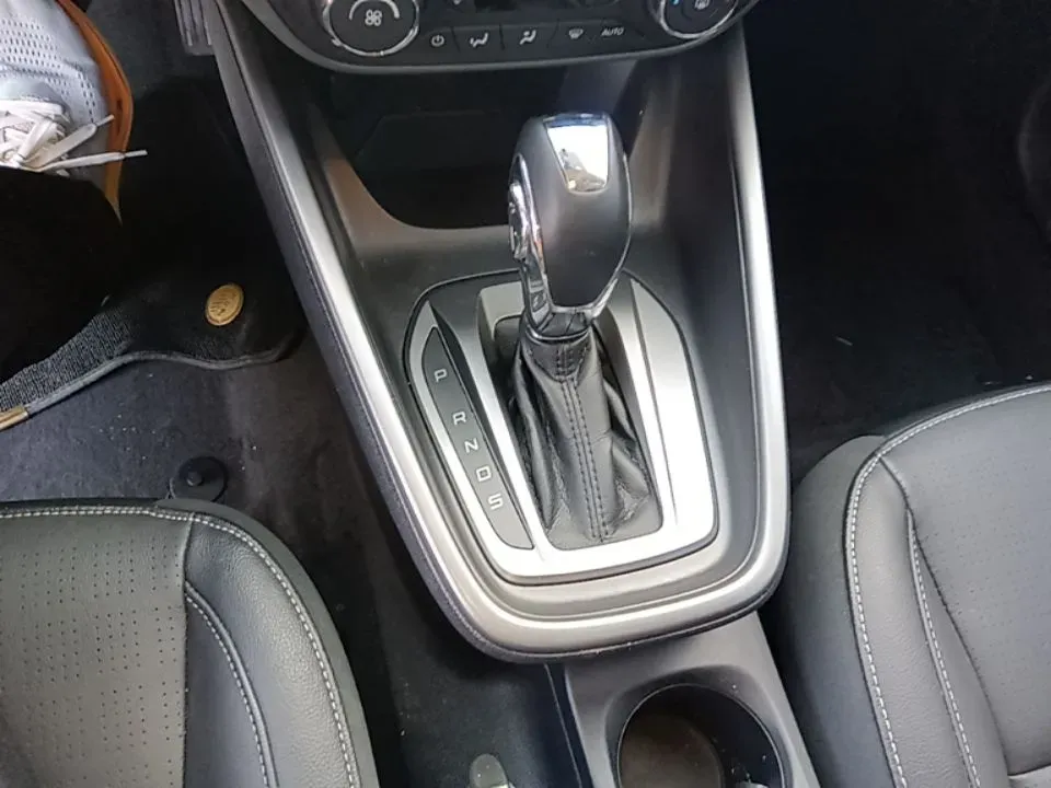 2017 Ford Escort 1.5L 113HP L4 6AT,autocango,china used car exporter,china ev exporter,chinese used car exporter,chinese used ev exporter