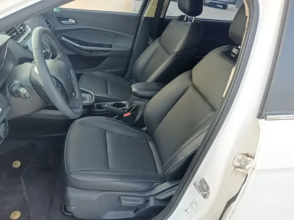 2017 Ford Escort 1.5L 113HP L4 6AT,autocango,china used car exporter,china ev exporter,chinese used car exporter,chinese used ev exporter