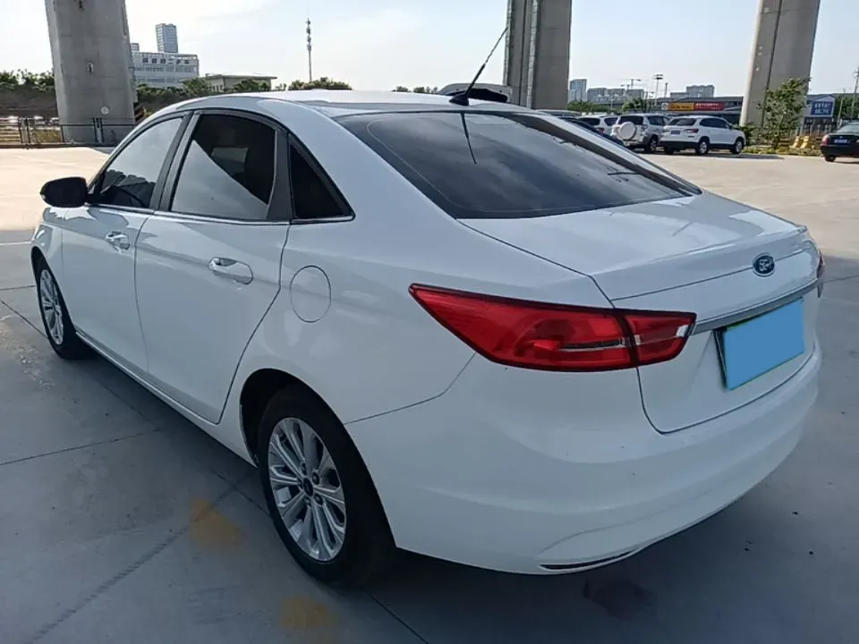 2017 Ford Escort 1.5L 113HP L4 6AT,autocango,china used car exporter,china ev exporter,chinese used car exporter,chinese used ev exporter