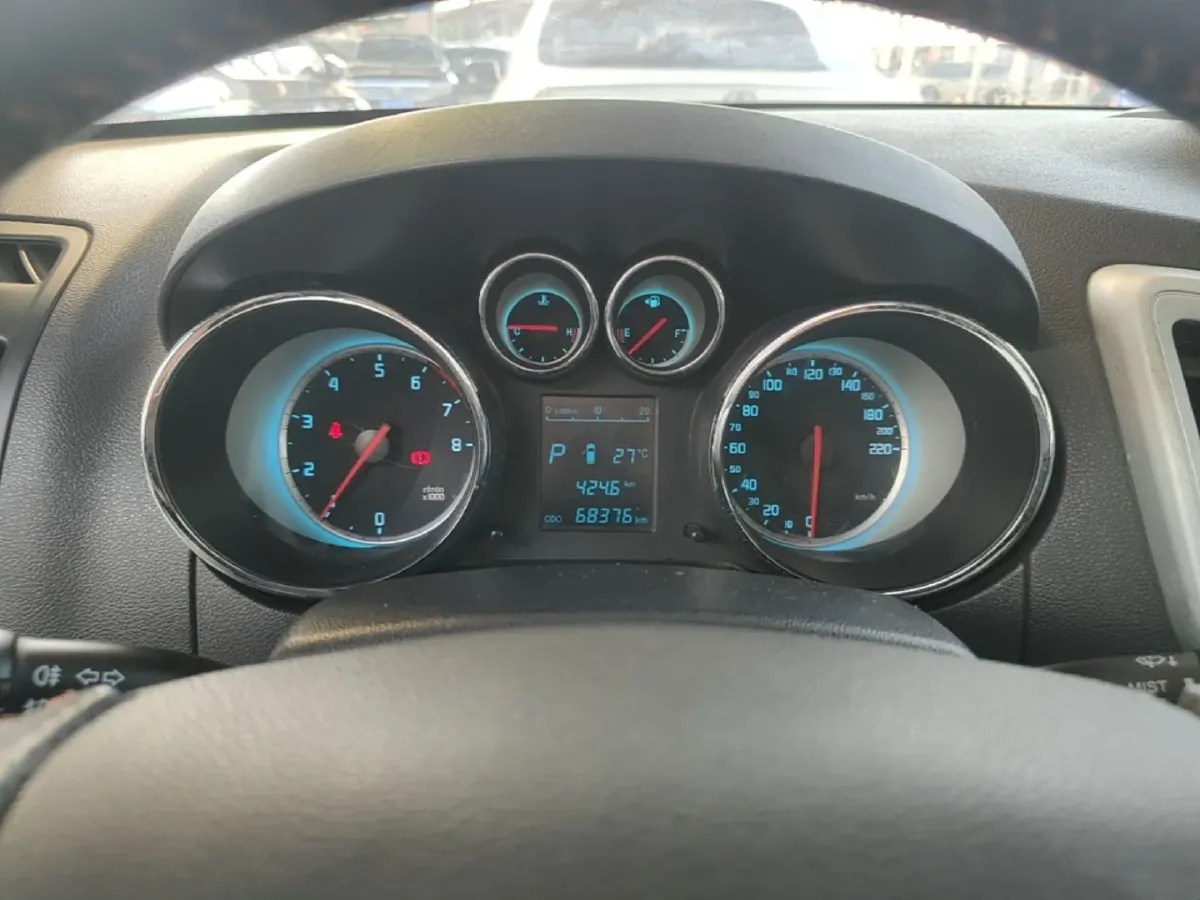 2015 ChangAn CS35 1.6L 125HP L4 4AT,autocango,china used car exporter,china ev exporter,chinese used car exporter,chinese used ev exporter