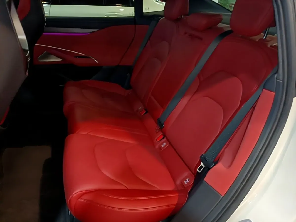 2024 MI SU7 BEV 73.6KWH,autocango,china used car exporter,china ev exporter,chinese used car exporter,chinese used ev exporter