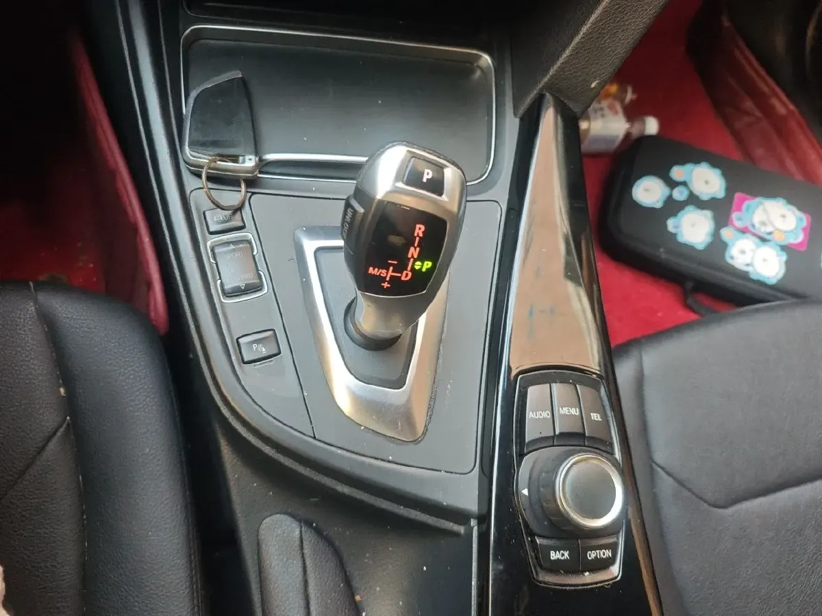 2017 BMW 3 Series 2.0T 184HP L4 8AT,autocango,china used car exporter,china ev exporter,chinese used car exporter,chinese used ev exporter
