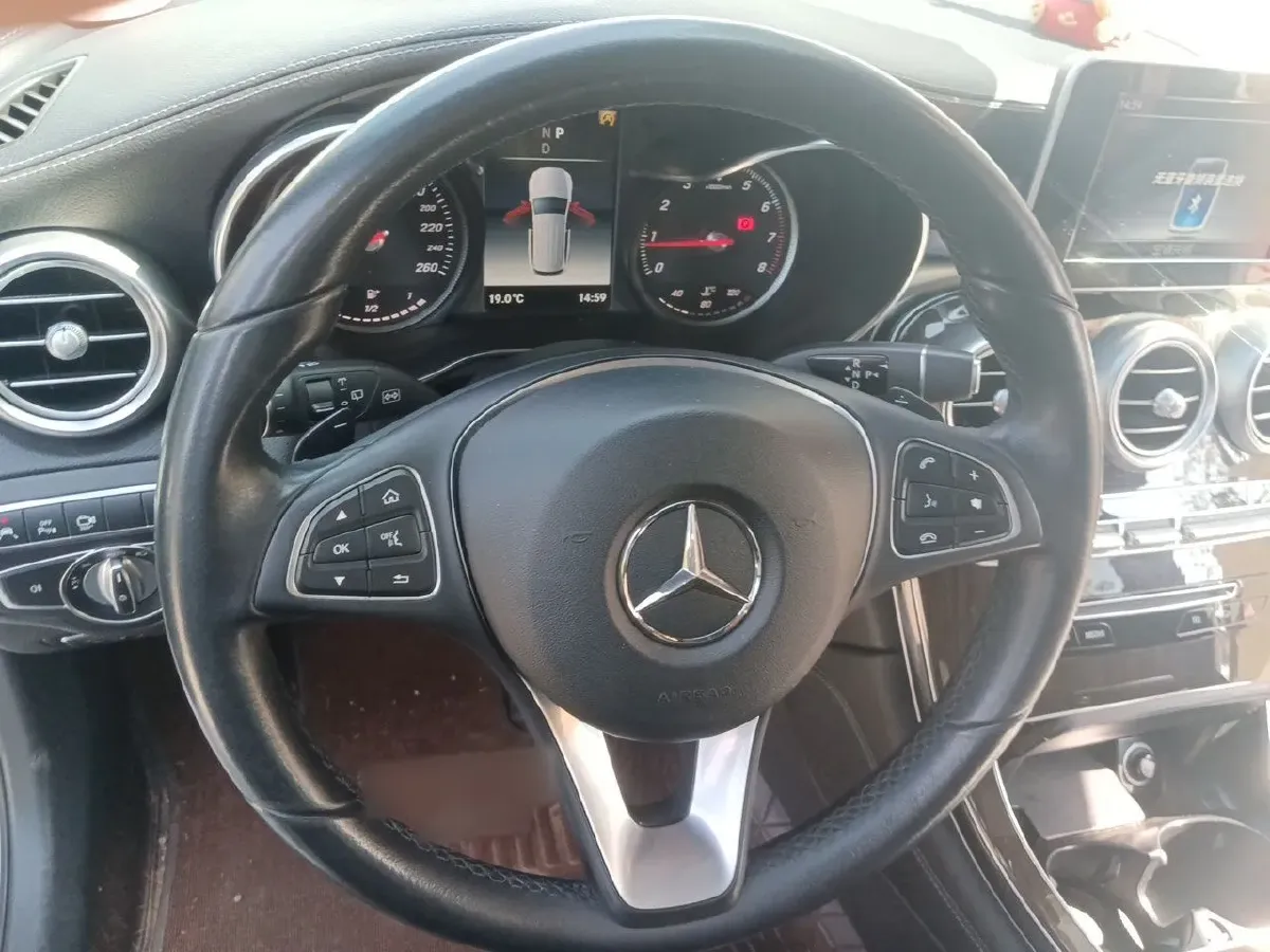 2018 Mercedes-Benz GLC Class 2.0T 211HP L4 9AT,autocango,china used car exporter,china ev exporter,chinese used car exporter,chinese used ev exporter