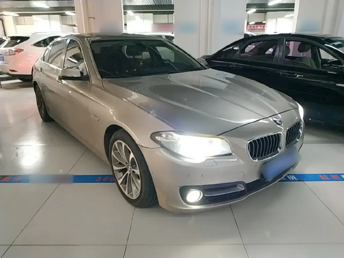 2017 BMW 5 Series 2.0T 218HP L4 8AT,autocango,china used car exporter,china ev exporter,chinese used car exporter,chinese used ev exporter
